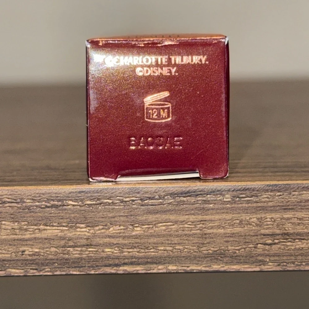 Charlotte Tilbury Beauty Light Wand (Gold) - Limited Edition